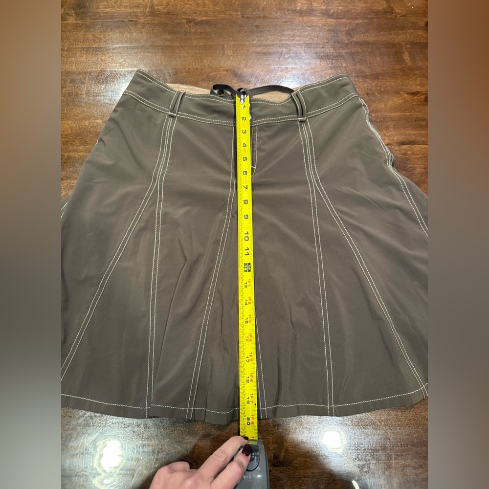 Athleta Whatever Skort in brown/khaki/white stitching - Size 10 - Picture 5 of 9